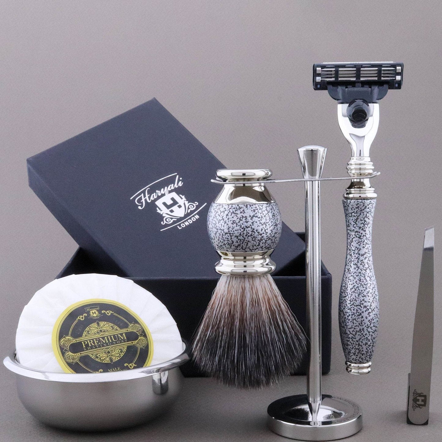 Haryali's Heritage Range Shaving Kit - HARYALI LONDON