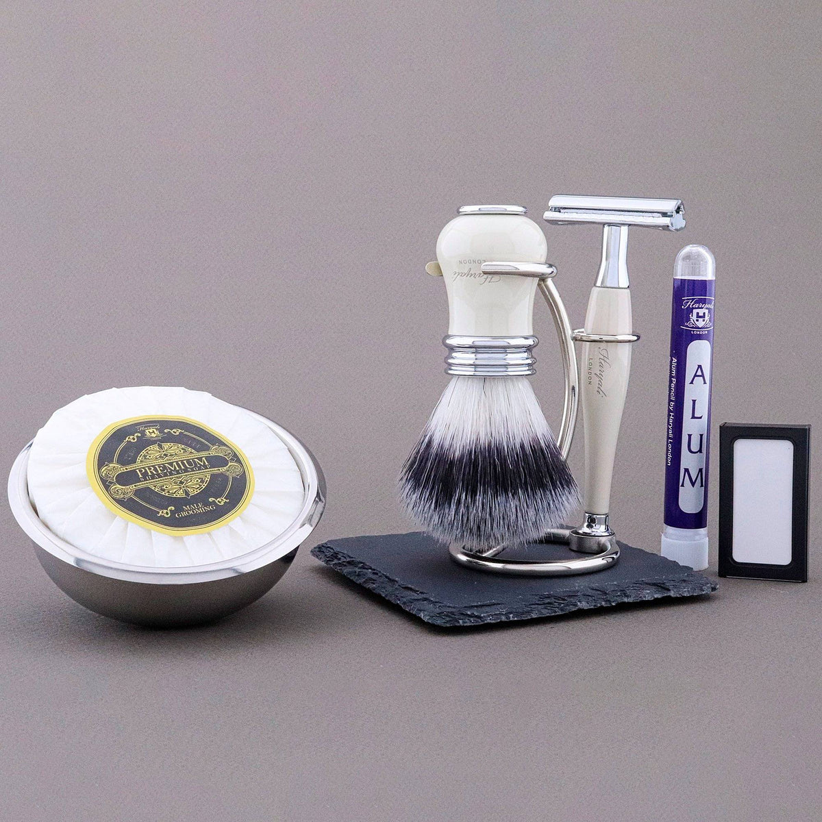 Haryali's Victoria Range Shaving Kit - HARYALI LONDON