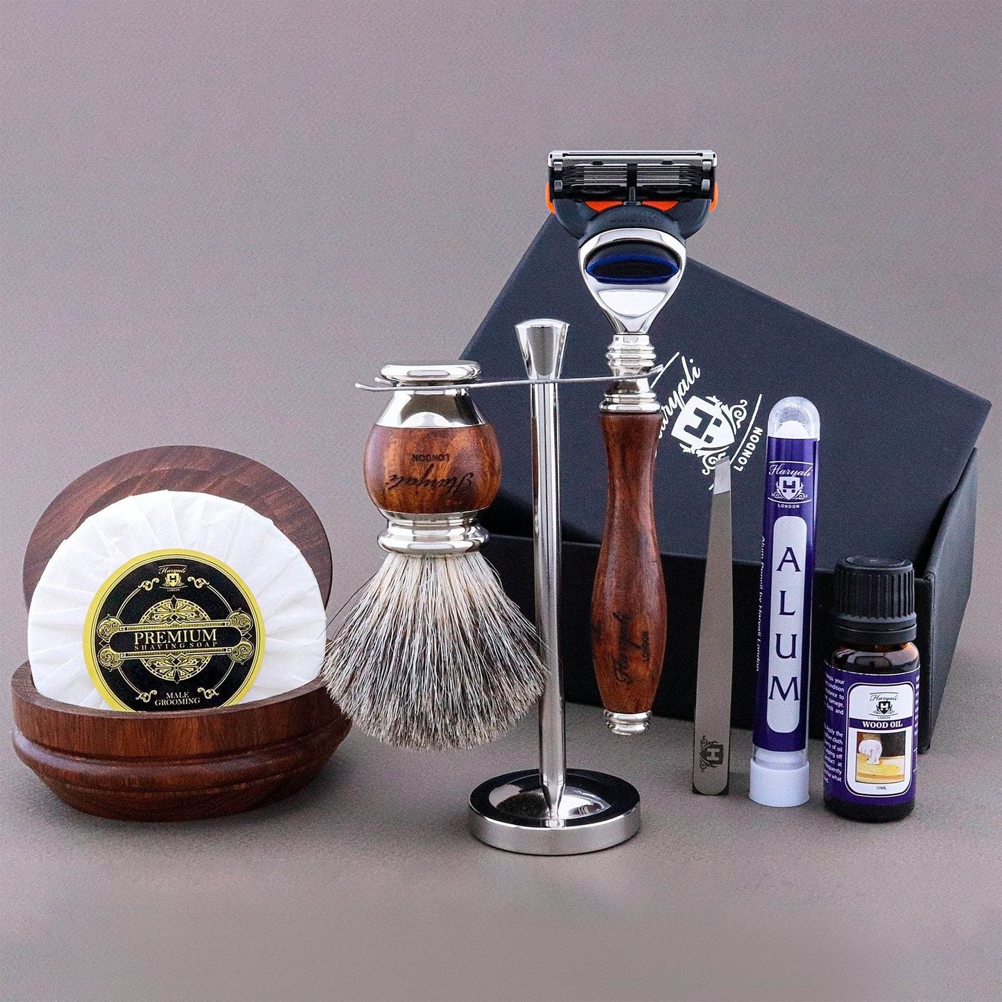 Haryali's Wooden Range Shaving Kit - HARYALI LONDON
