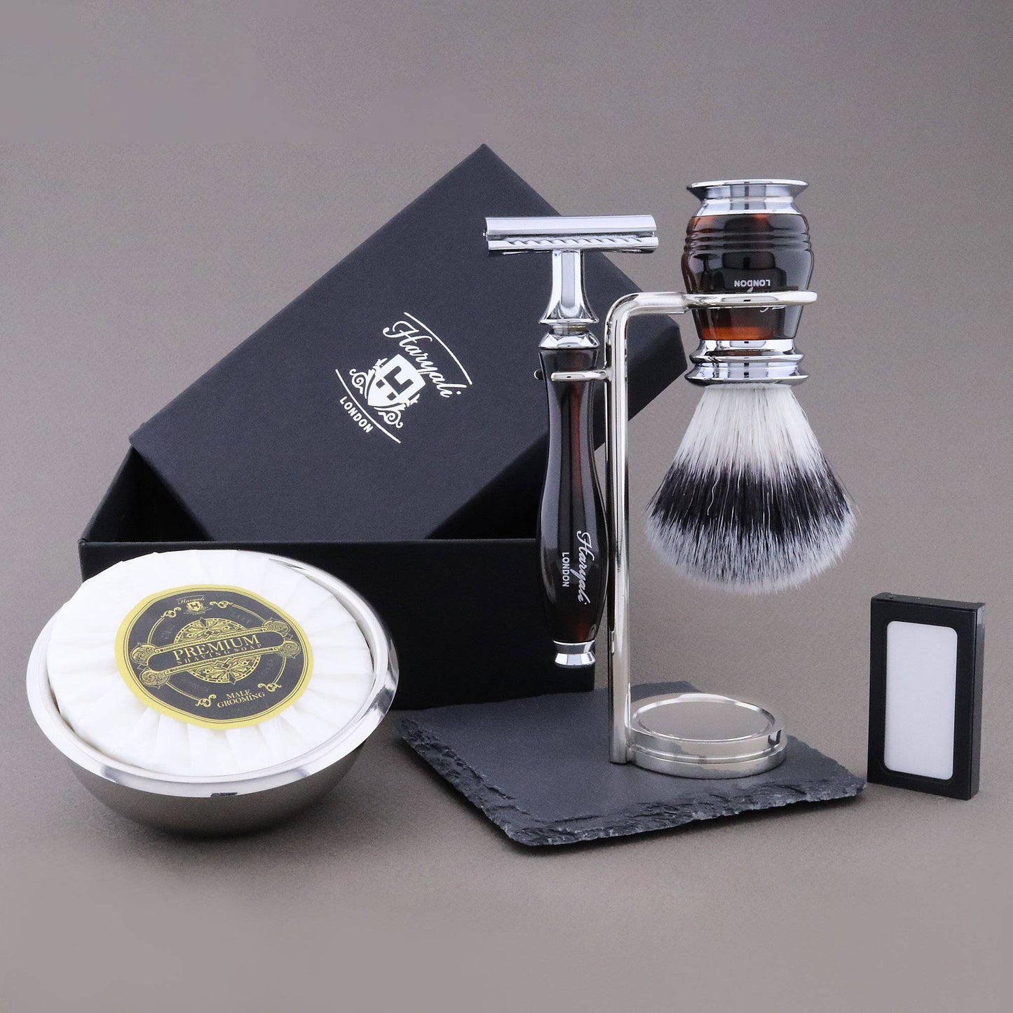 Haryali's Groove Range Shaving Kit 